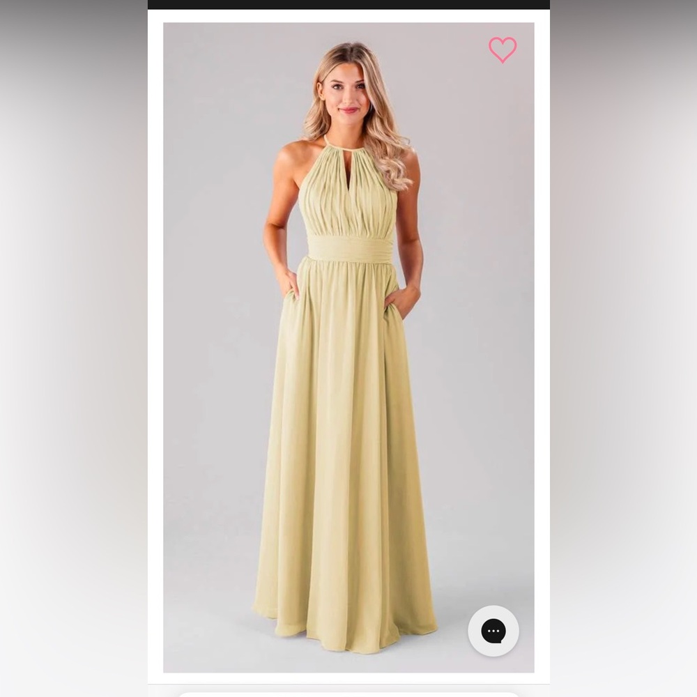 Elegant Halter Maxi Dress in Pale Yellow
